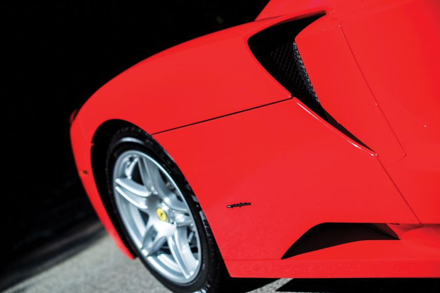 Детали экстерьера Ferrari Enzo (135892) 2004 года  (фото 8 из 27)